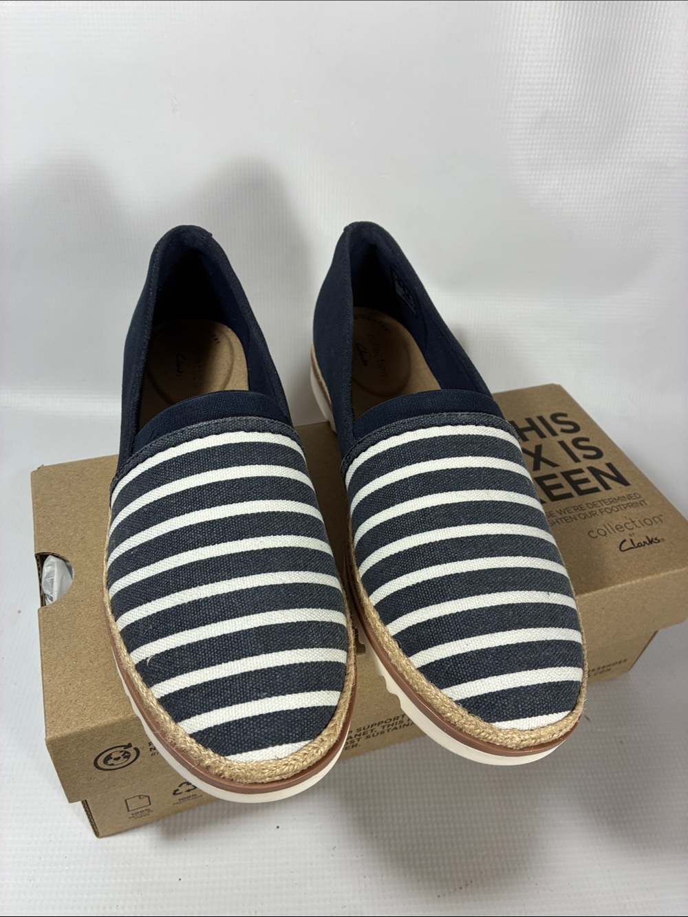 New in Box Clarks Women's Navy and White Striped Slip-Ons